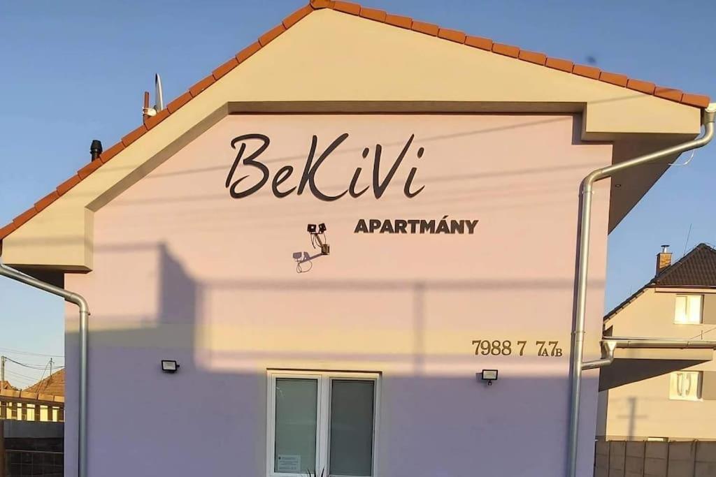 Bekivi Apartmany Dunaszerdahely Kültér fotó