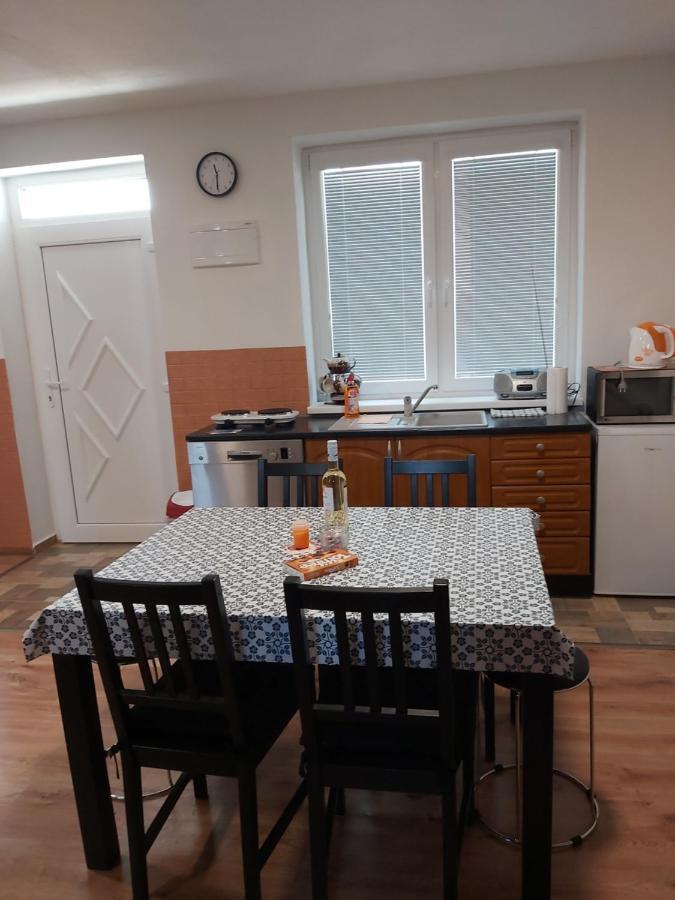 Bekivi Apartmany Dunaszerdahely Kültér fotó