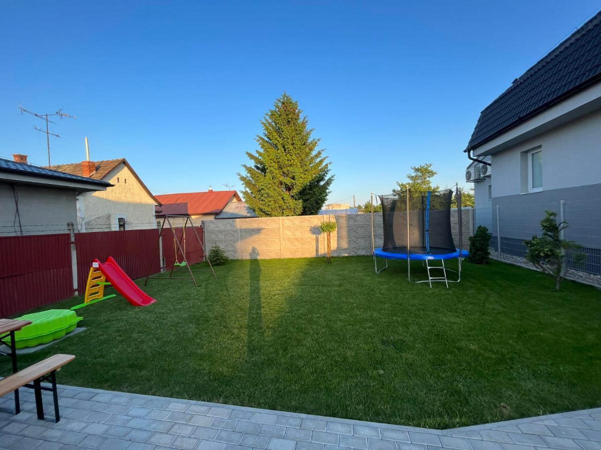 Bekivi Apartmany Dunaszerdahely Kültér fotó